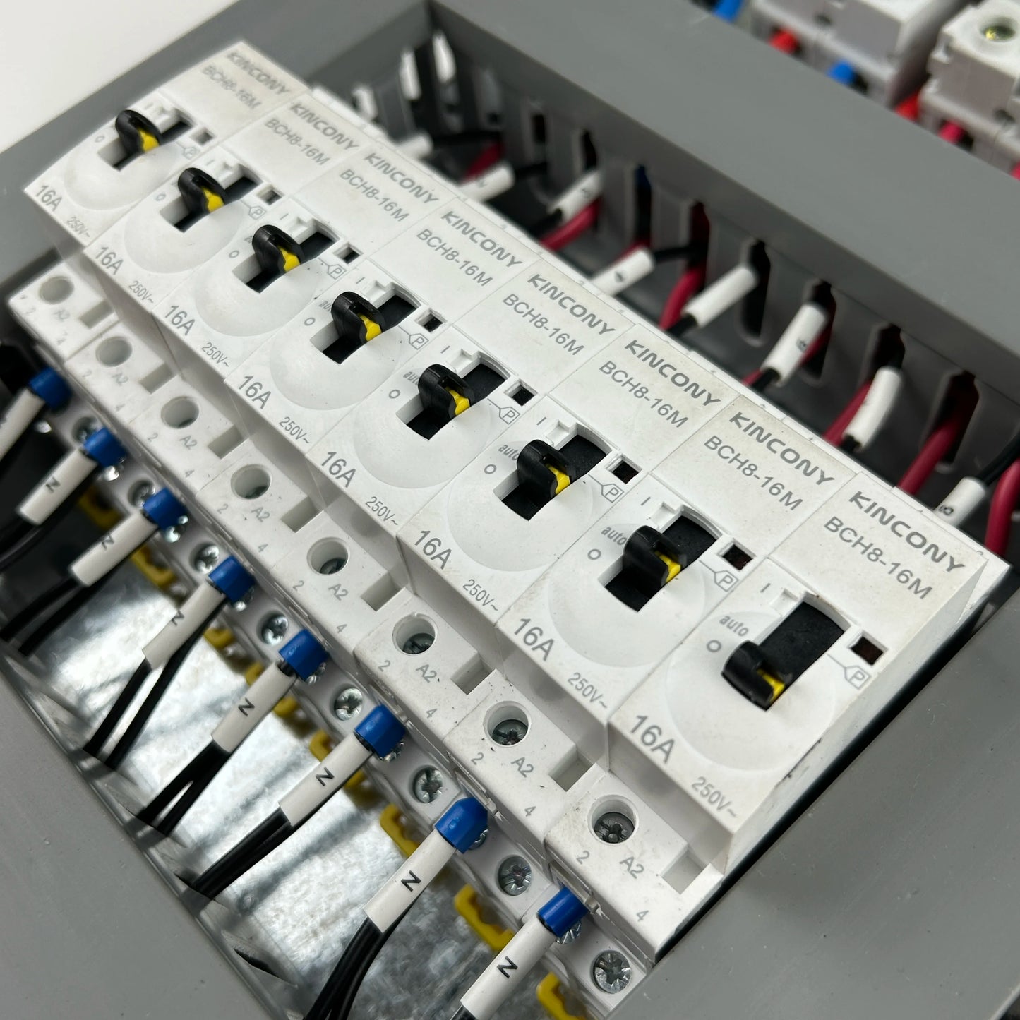 8CH Smart Electrical Distribution Panel (Tuya + Home Assistant)