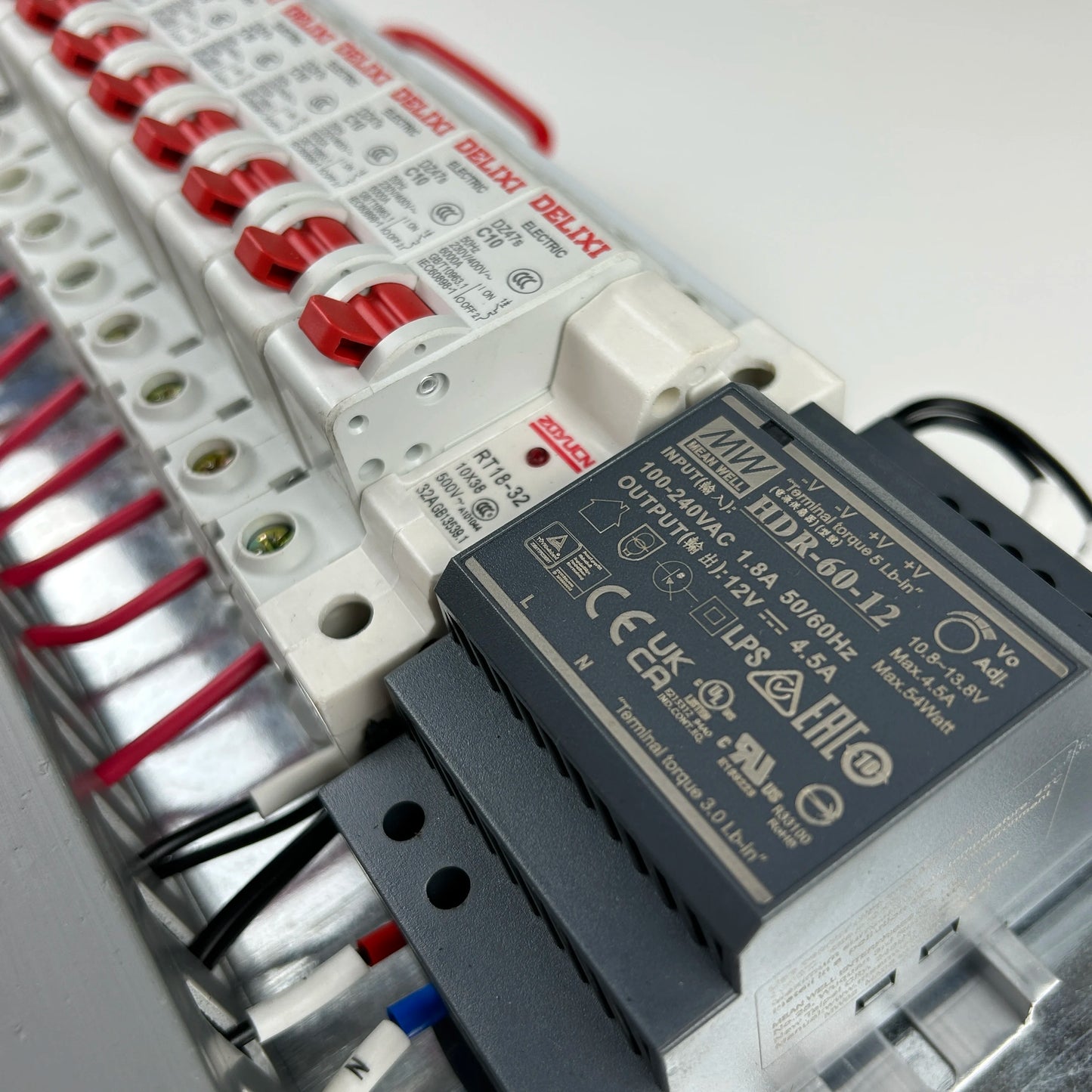 8CH Smart Electrical Distribution Panel (Tuya + Home Assistant)